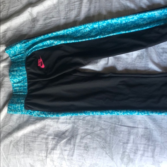 Nike youth Capri leggings - Picture 1 of 2